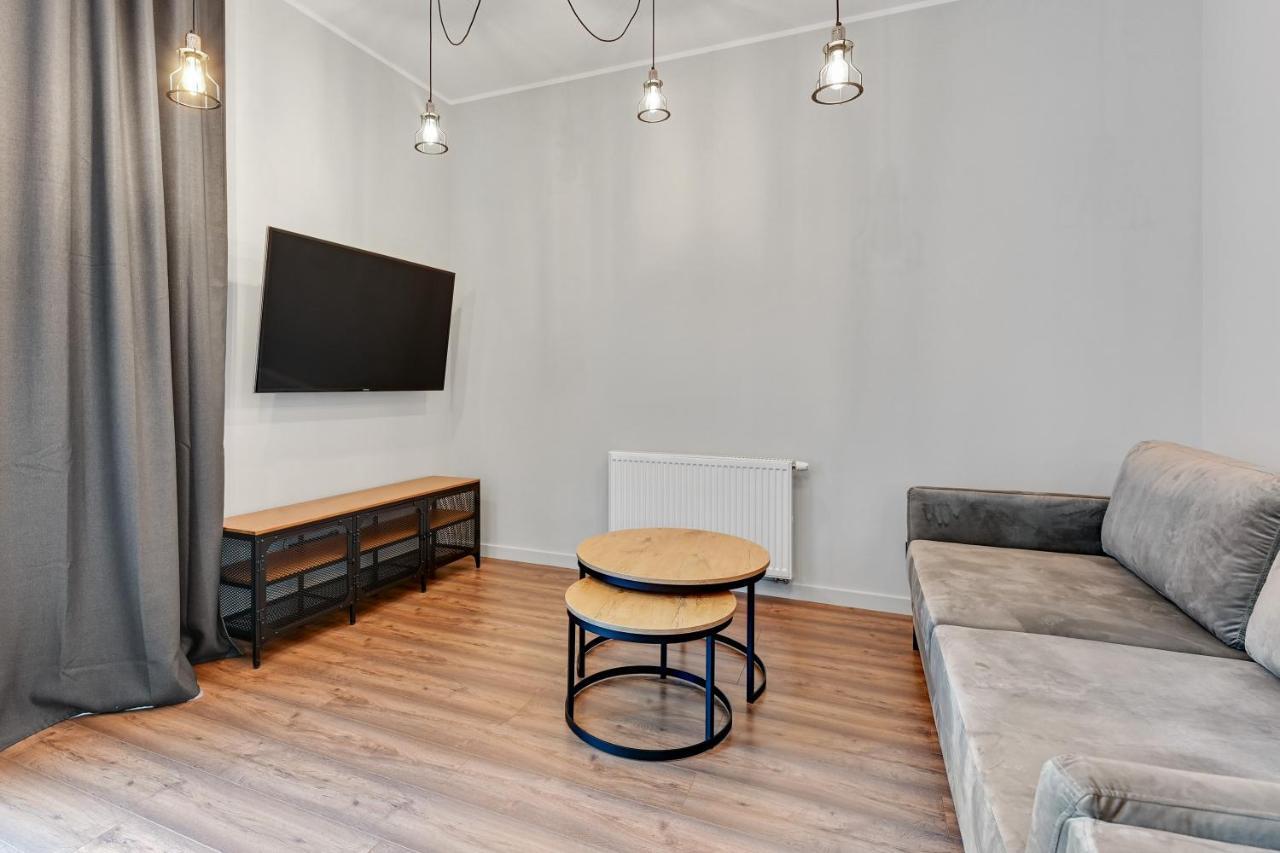 Apartment Dom & House - Granaria *